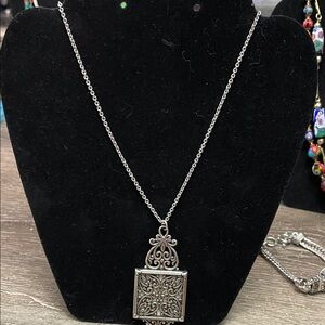 Elegant Silver Pendant Necklace